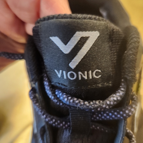 Women's Vionic Sneakers Size 9.5 Wide - Picture 11 of 11